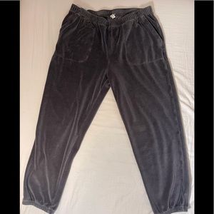 Aerie gray fuzzy sweat pants pockets cuffed bottoms